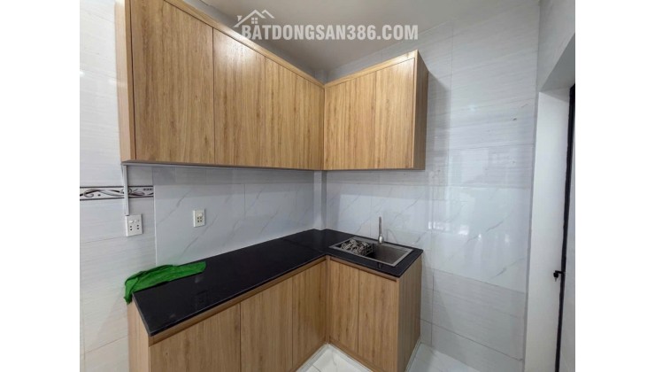 Sát mặt tiền Phú Thọ Hoà - 3 tầng mà chỉ với 2Đ hơn